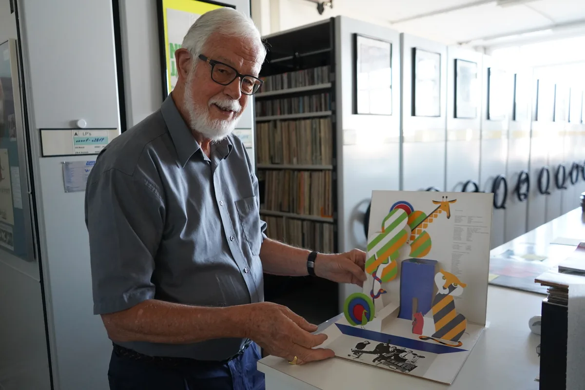 Fernand Schlumpf kennt die Schätze des Archivs in- und auswendig.